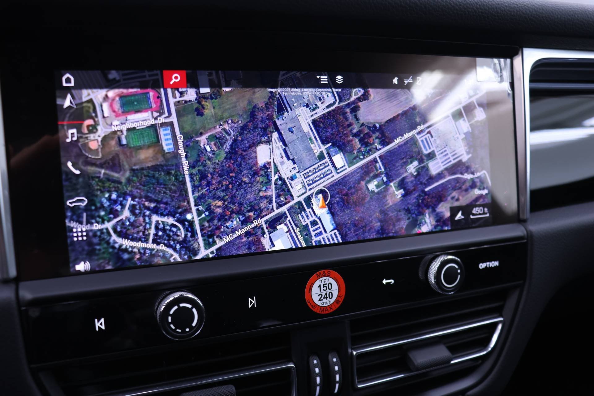 Used 2025 Porsche Macan image 14