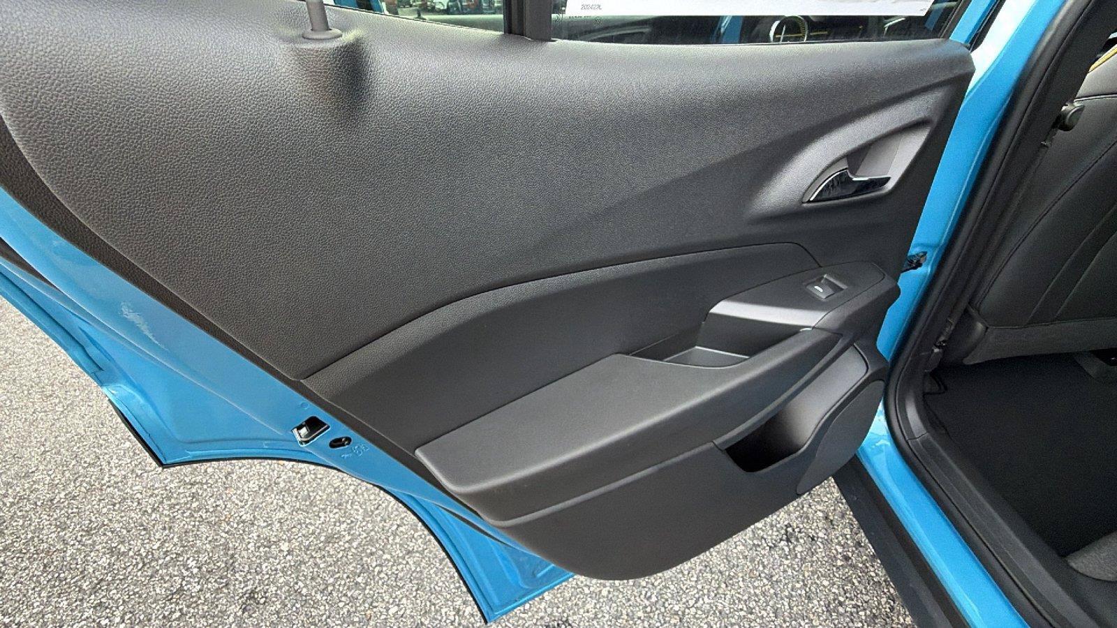 New 2026 Chevrolet Trax ACTIV w/ Sunroof Package FWD image 18