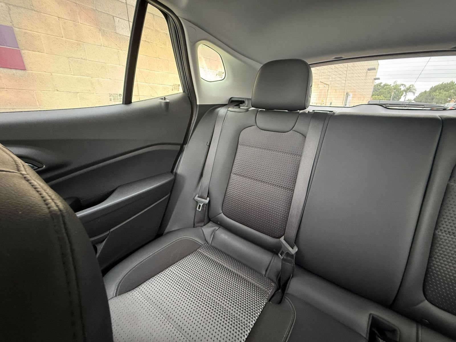 Used 2025 Chevrolet Trax LT w/ LT Convenience Package FWD image 36