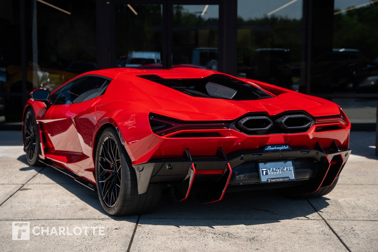 Used 2024 Lamborghini Revuelto AWD/4WD image 10