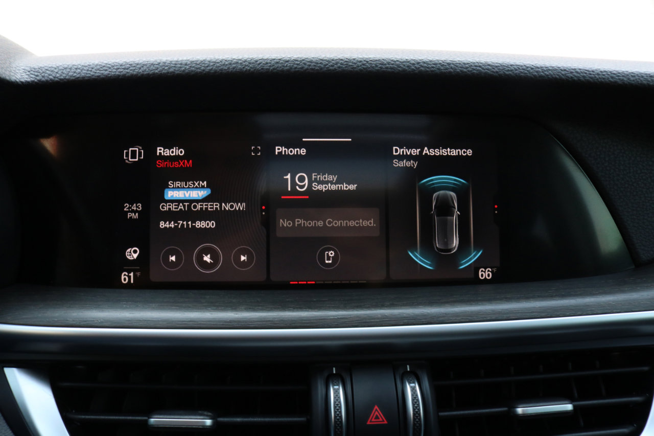 Used 2020 Alfa Romeo Stelvio Ti w/ Active Blind Spot Package image 28