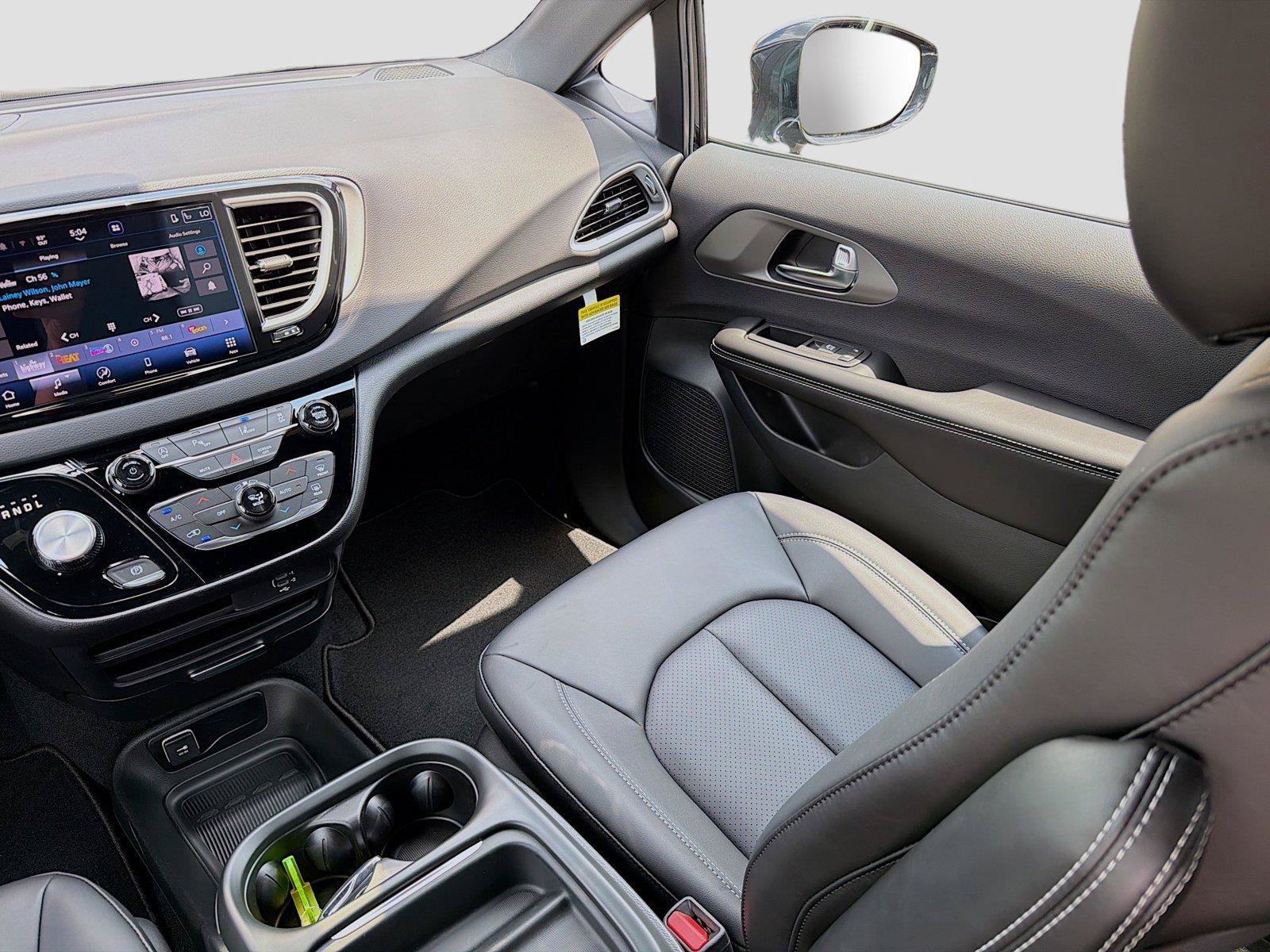 New 2027 Chrysler Pacifica LX FWD image 26