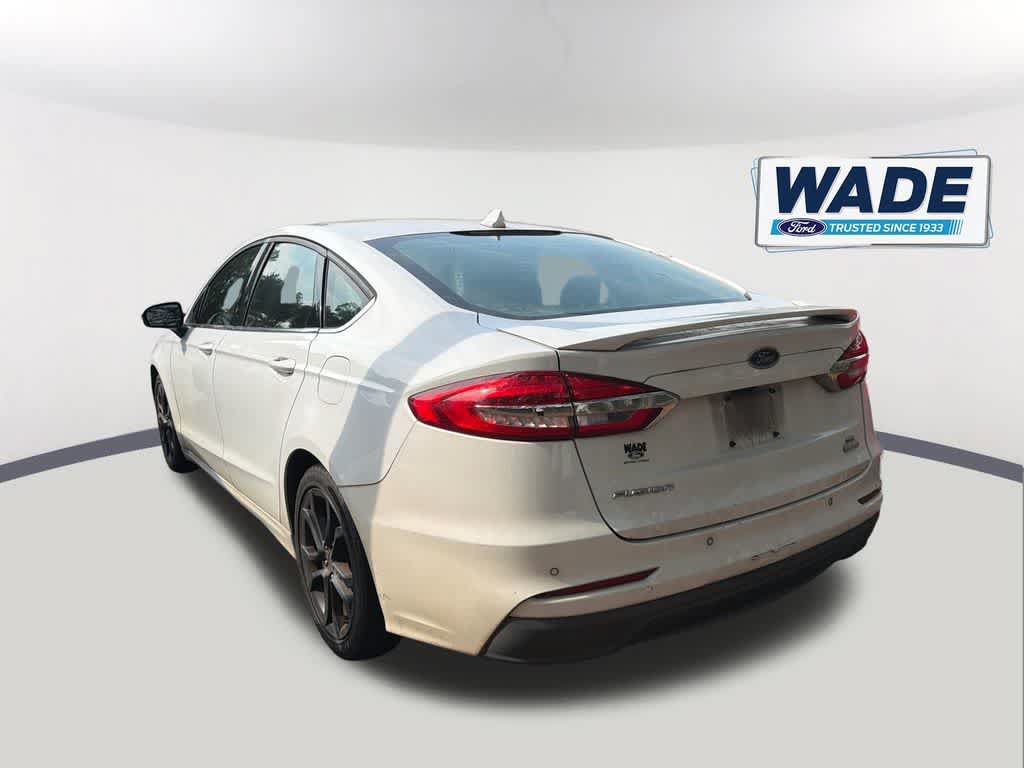 Used 2019 Ford Fusion SE w/ Equipment Group 151A FWD image 6