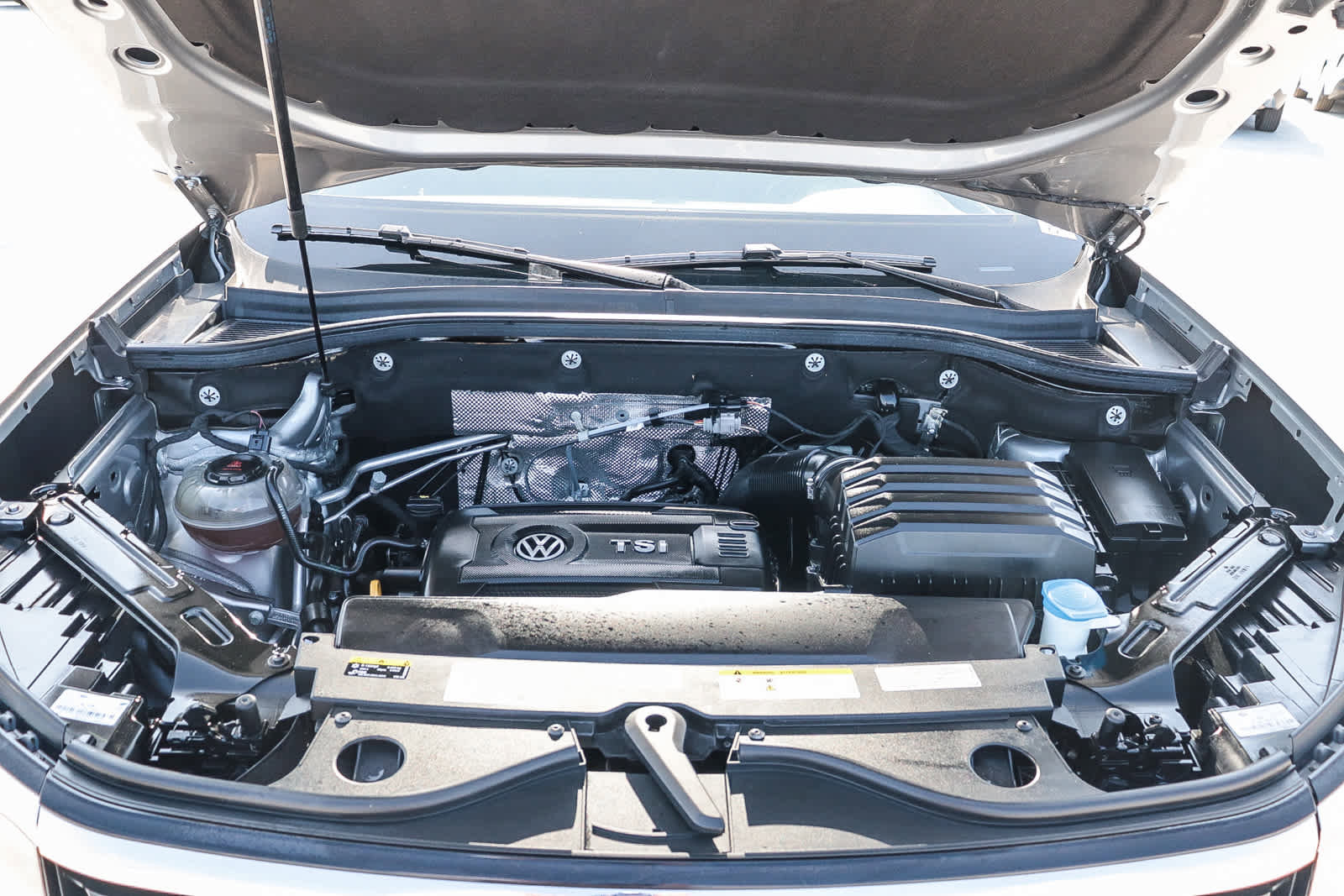 Used 2022 Volkswagen Atlas Cross Sport SE image 26