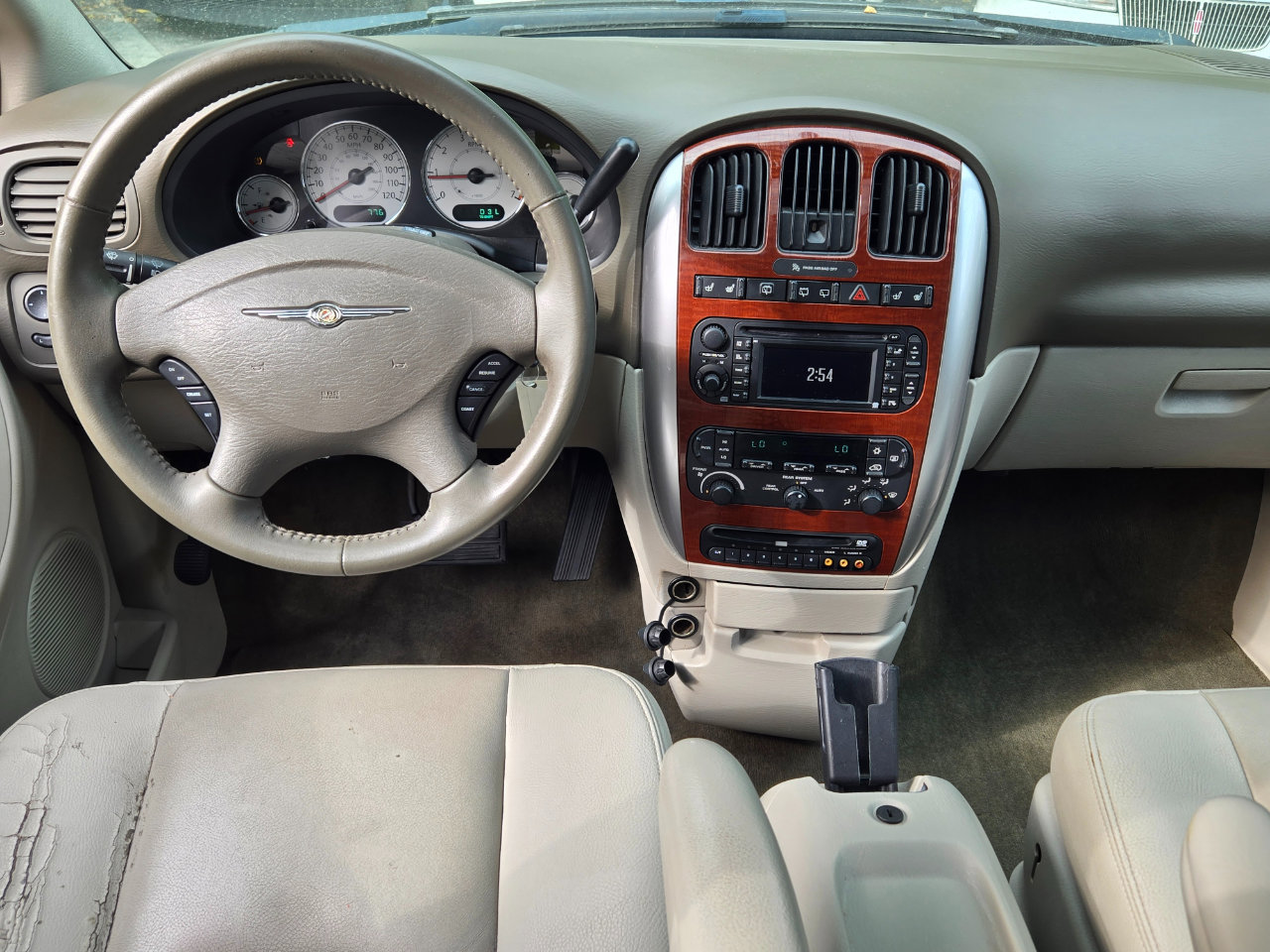 Used 2007 Chrysler Town & Country Limited image 14