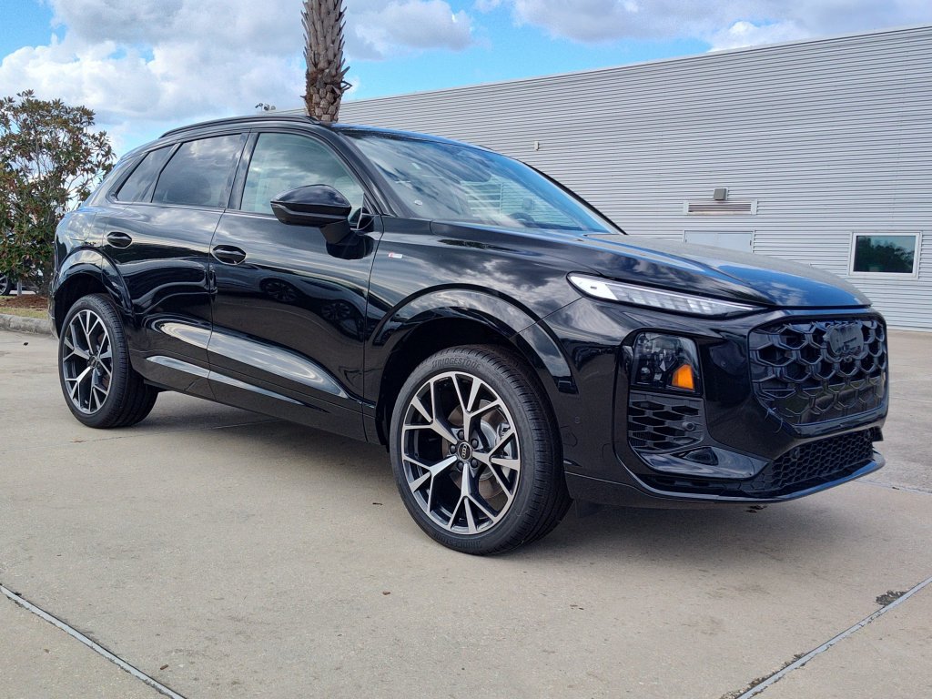 New 2026 Audi Q3 quattro 2.0T AWD/4WD image 5