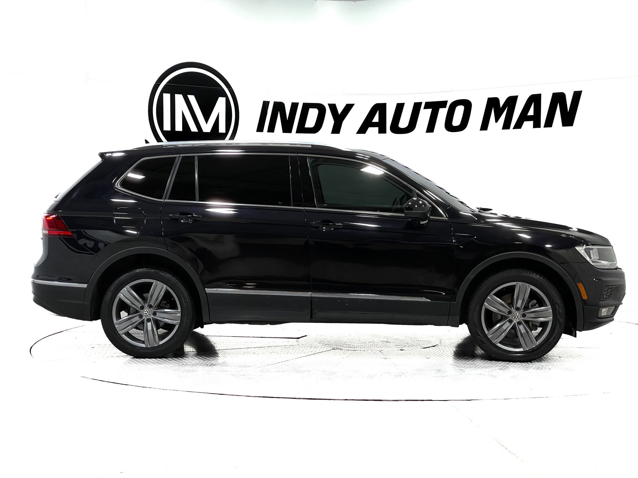 Used 2021 Volkswagen Tiguan SEL AWD/4WD image 3
