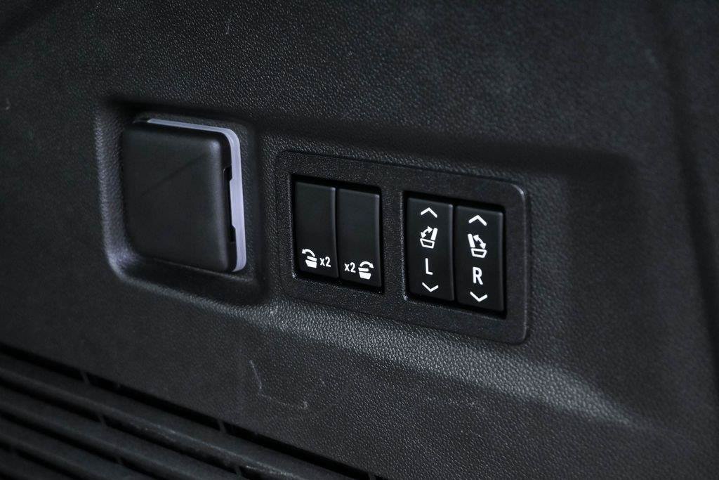 Used 2022 Chevrolet Tahoe High Country AWD/4WD image 34