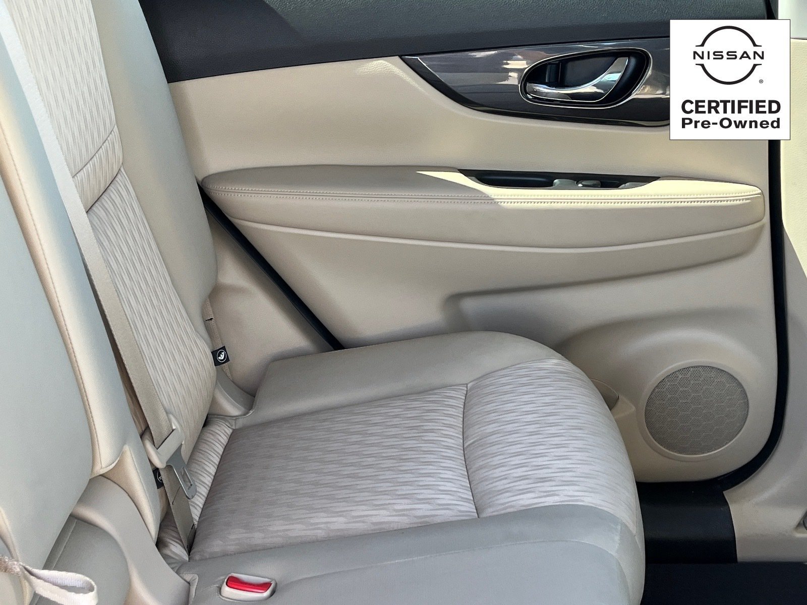 Certified 2020 Nissan Rogue SV w/ Premium Package FWD image 11