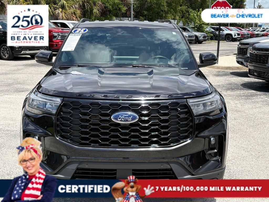 Used 2025 Ford Explorer ST-Line AWD/4WD image 3