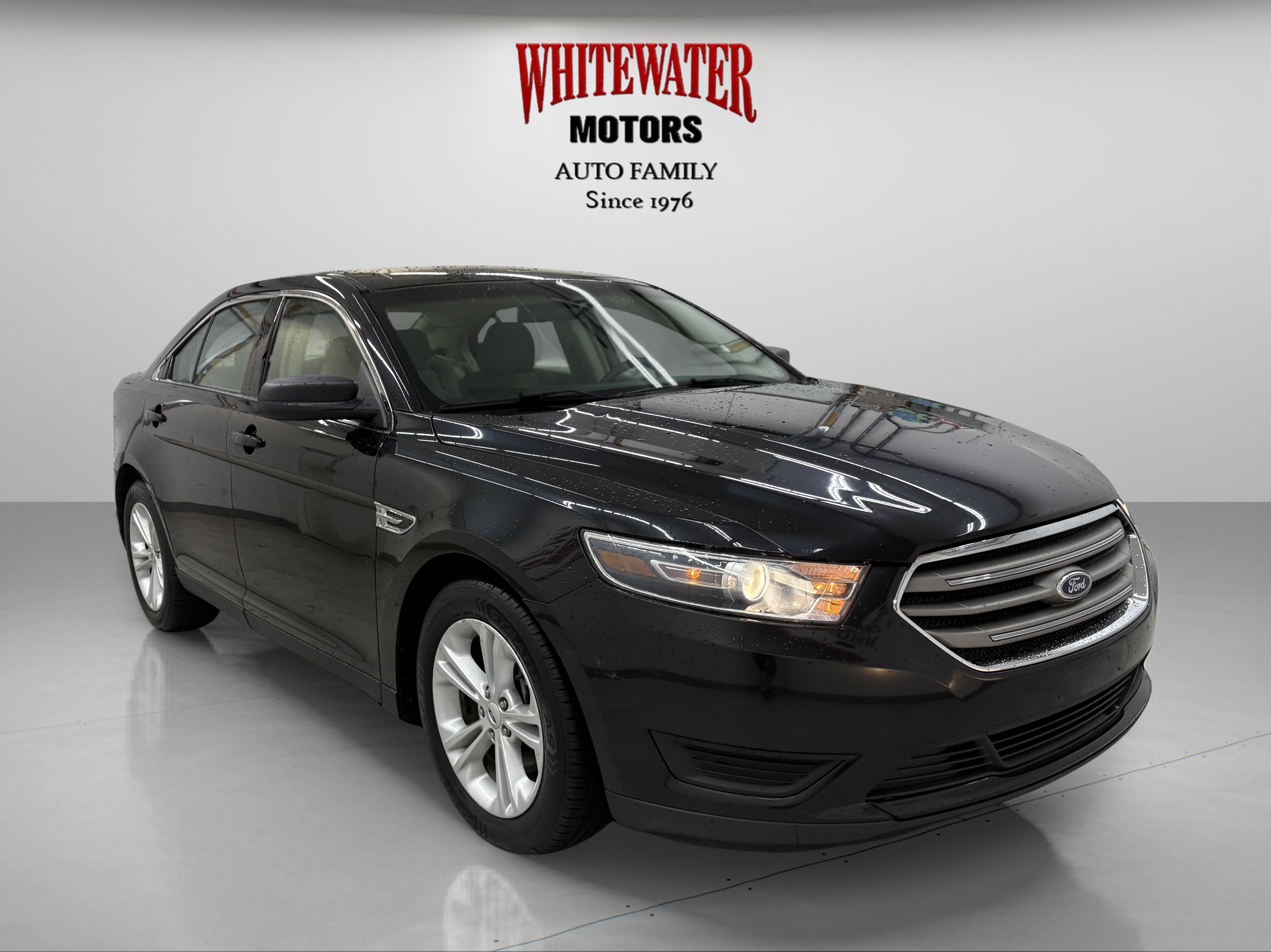Used 2015 Ford Taurus SE FWD image 6