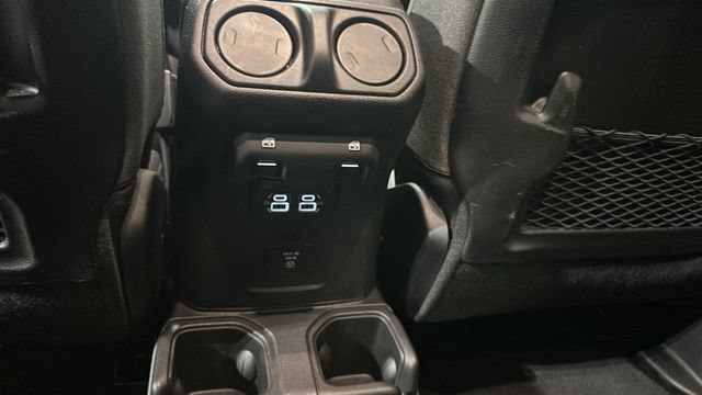 Used 2025 Jeep Wrangler Unlimited Rubicon AWD/4WD image 23