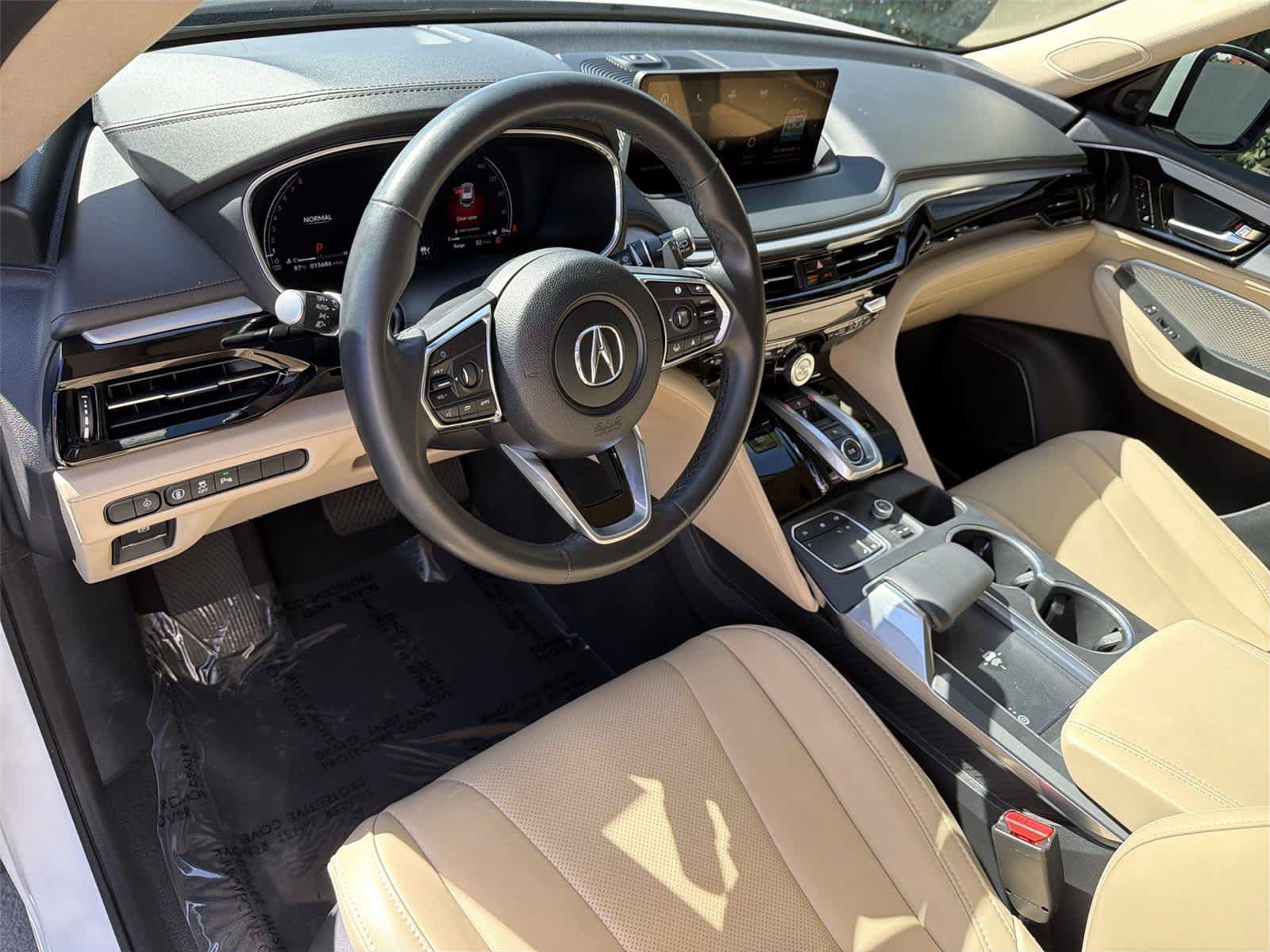 Used 2023 Acura MDX w/ Technology Package FWD image 2