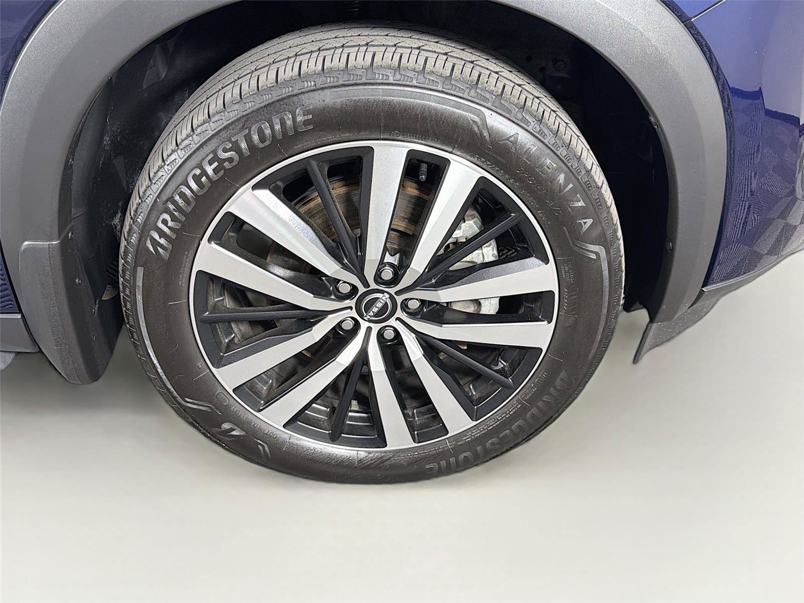 Used 2025 Nissan Pathfinder Platinum AWD/4WD image 37