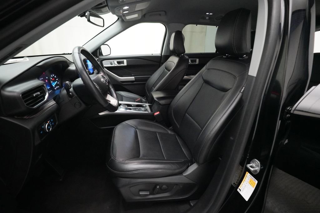 Used 2023 Ford Explorer Limited w/ Equipment Group 301A AWD/4WD image 7