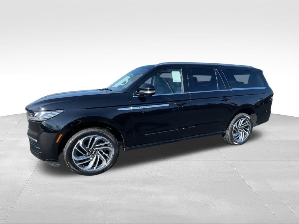 New 2026 Lincoln Navigator L Reserve AWD/4WD image 4