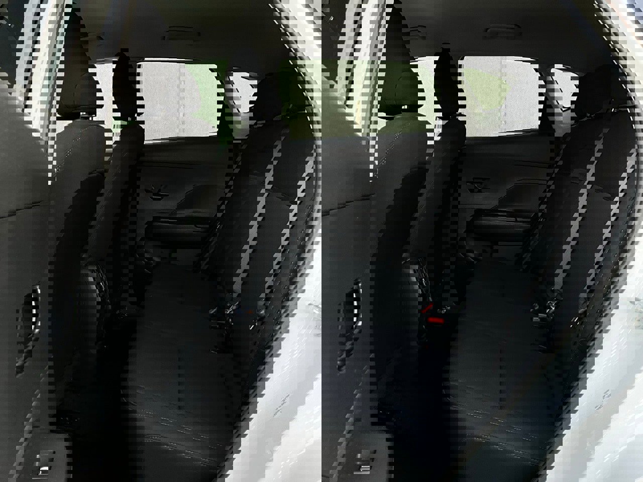 Used 2025 Hyundai Kona SEL image 12