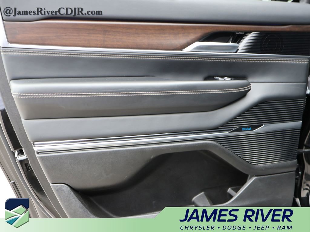 Used 2024 Jeep Grand Wagoneer L 4WD image 19