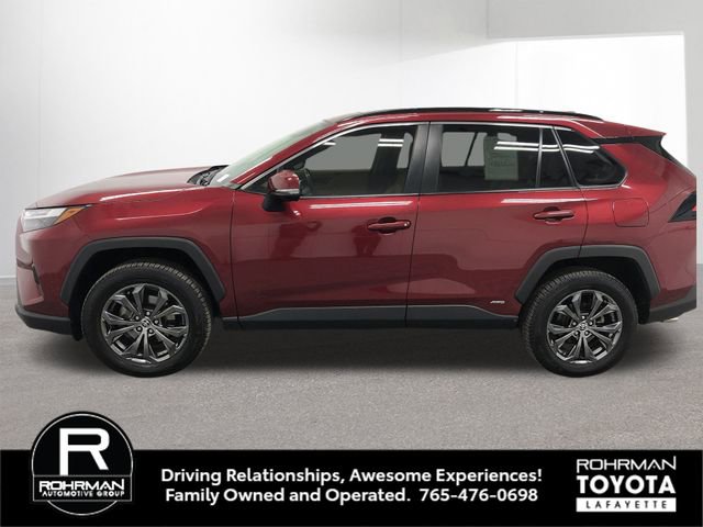Used 2023 Toyota RAV4 XLE Premium image 3