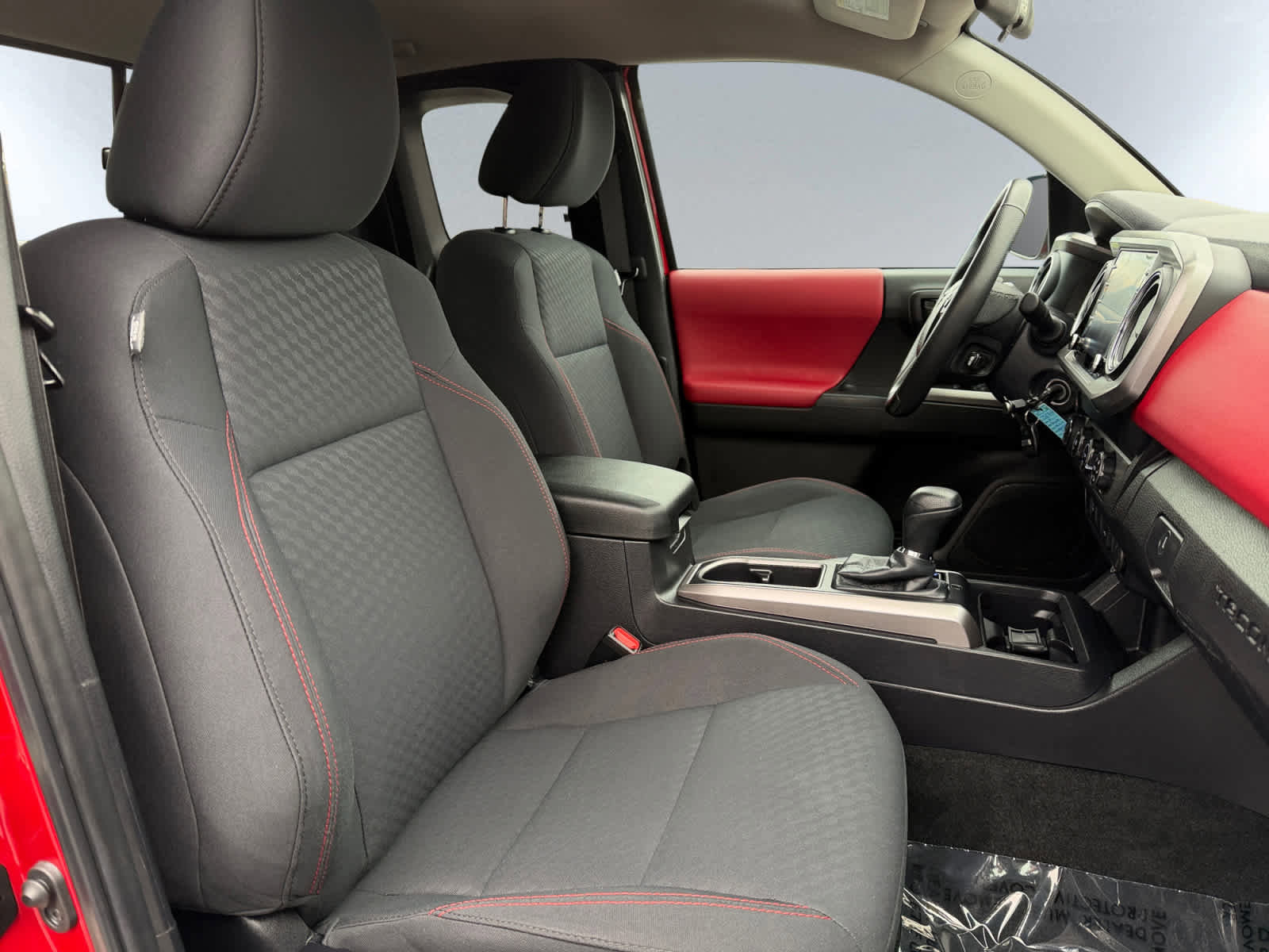 Used 2021 Toyota Tacoma SR5 w/ SR5 Appearance Package (SM) image 20