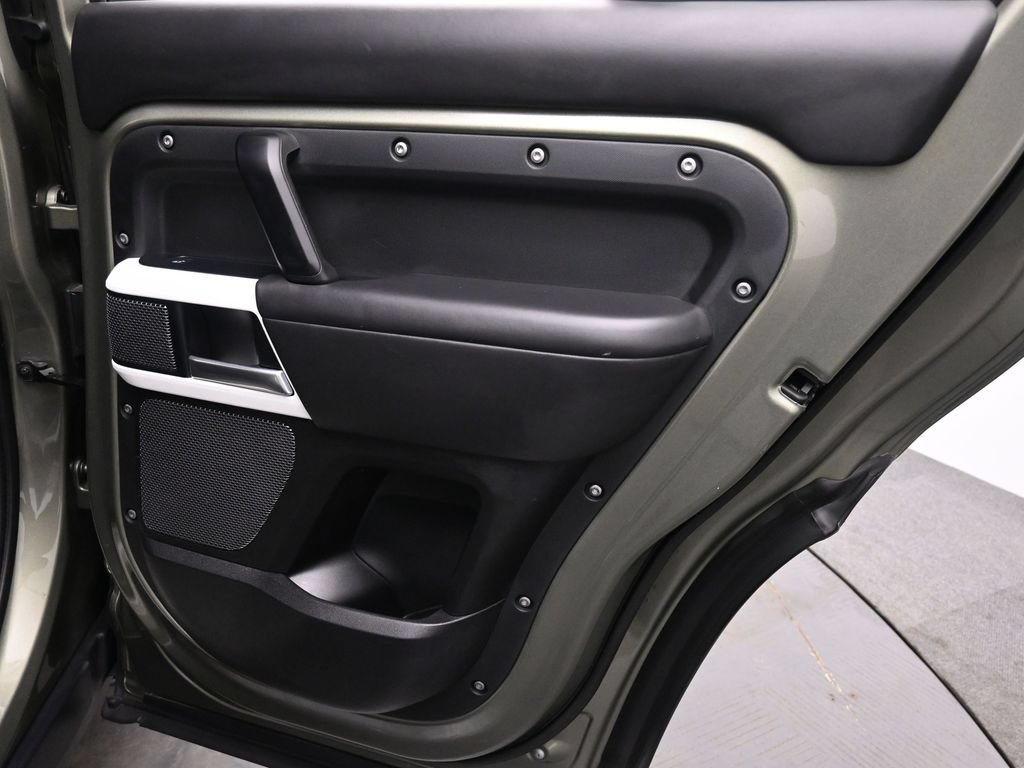 Used 2020 Land Rover Defender 110 HSE AWD/4WD image 15