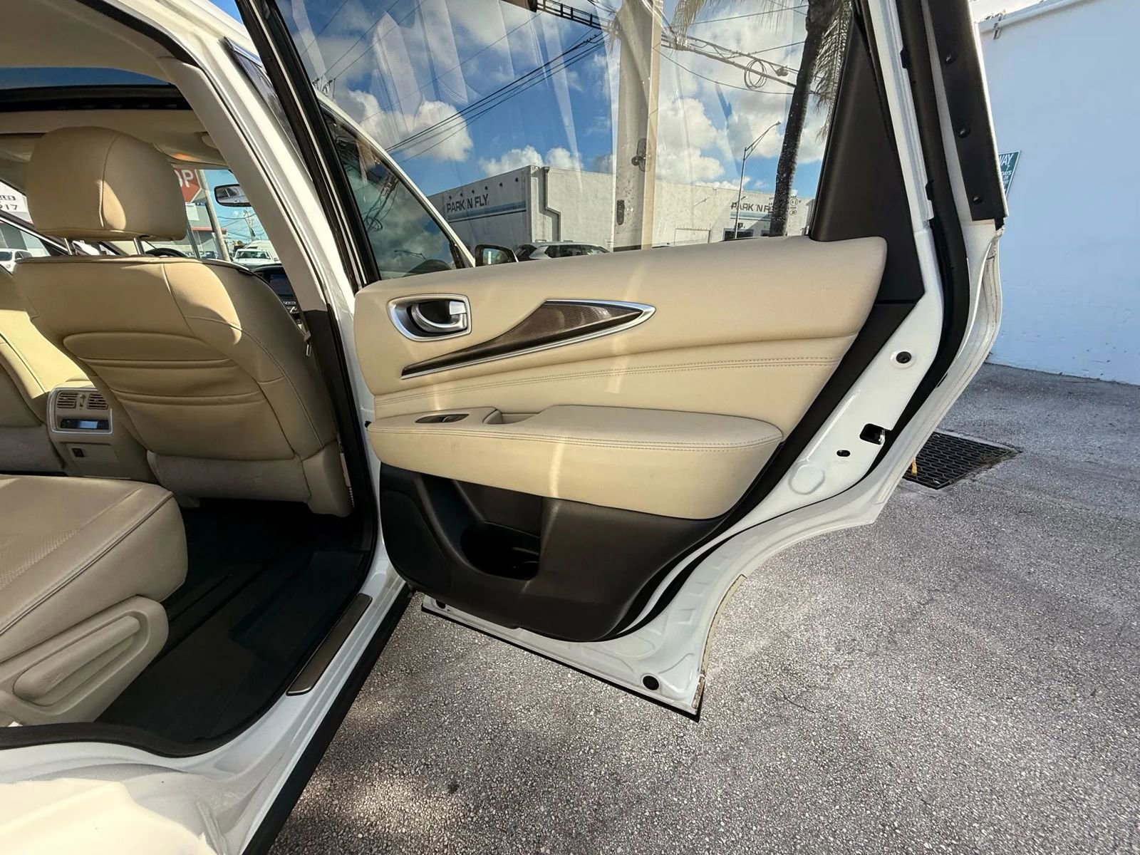 Used 2018 INFINITI QX60 FWD w/ Premium Plus Package image 27