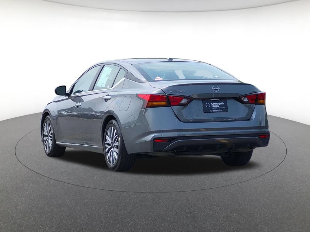 Used 2025 Nissan Altima 2.5 SV FWD image 7
