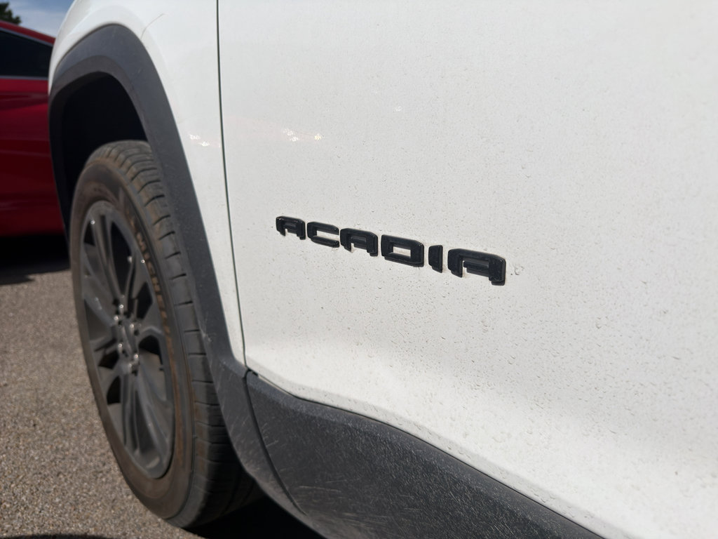 Used 2023 GMC Acadia SLE w/ Driver Convenience Package image 13
