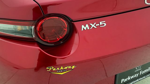 Used 2022 MAZDA MX-5 Miata RF Grand Touring RWD image 27