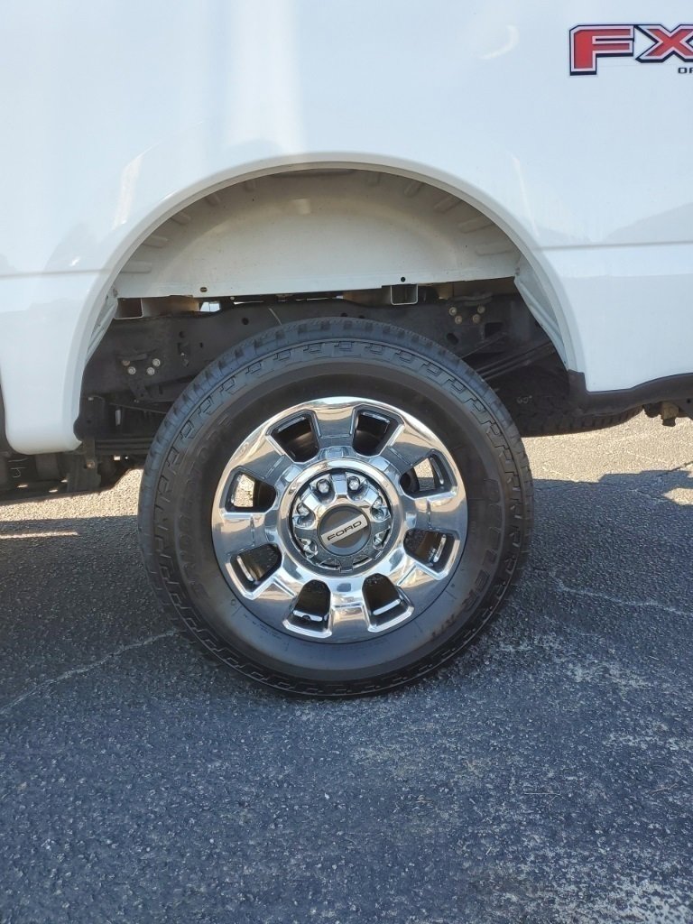 Used 2025 Ford F250 Lariat w/ Chrome Package image 33