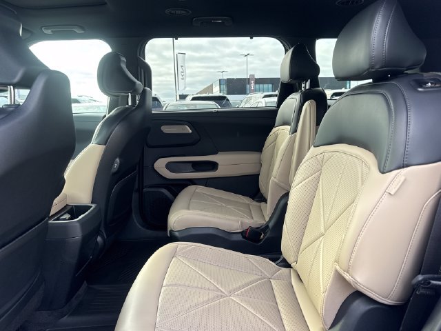 Certified 2027 Kia Telluride EX w/ Towing Package FWD image 15