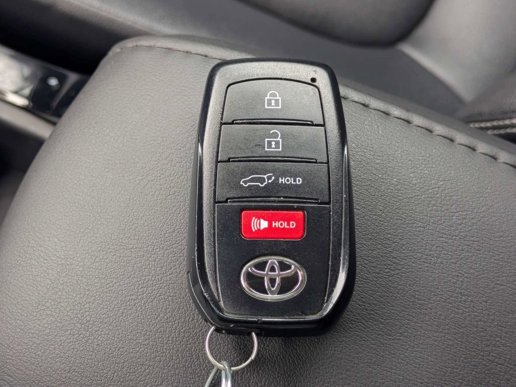 Used 2023 Toyota Corolla Cross XLE w/ Convenience Package AWD/4WD image 36