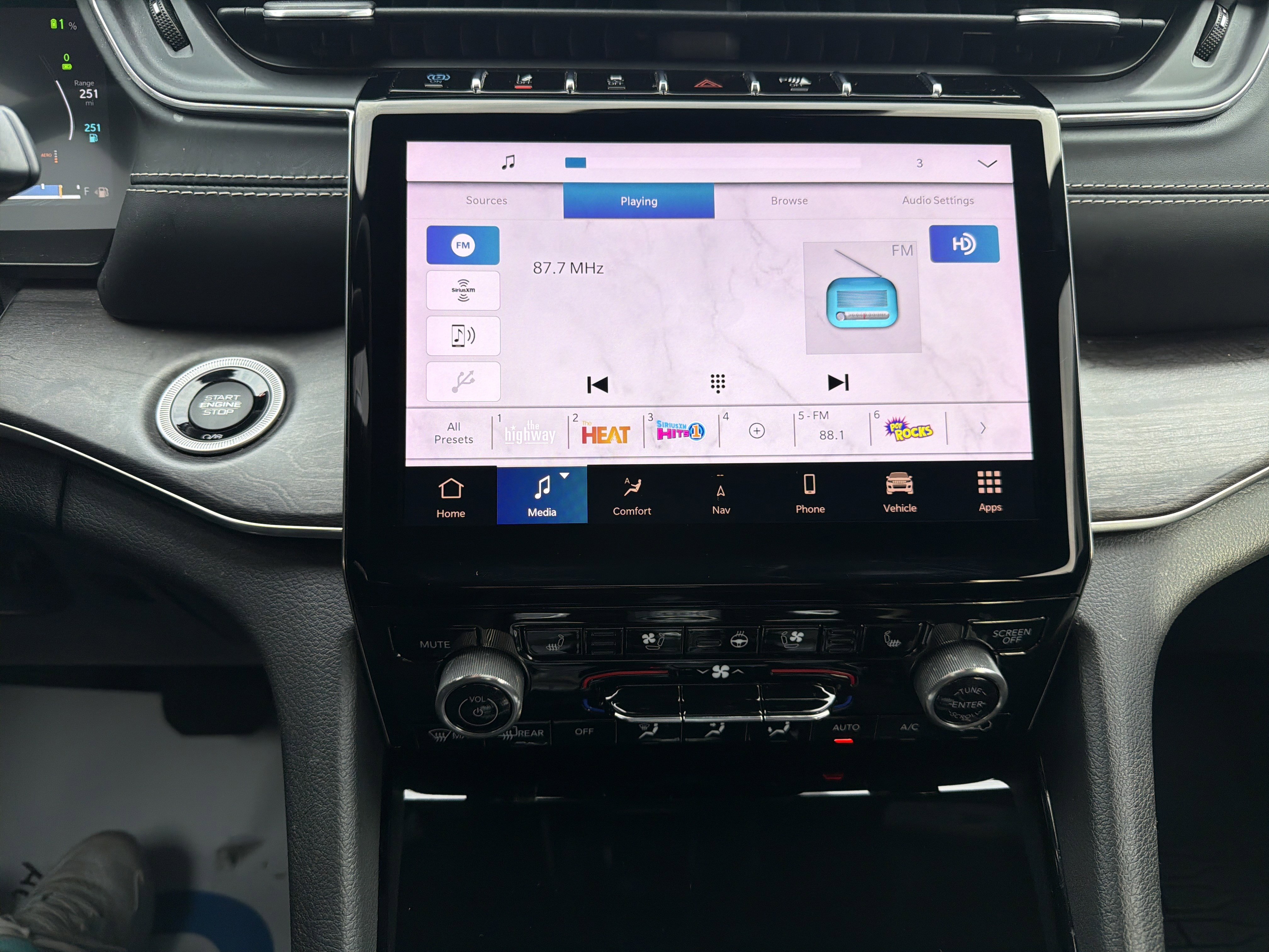 Certified 2022 Jeep Grand Cherokee Overland image 21