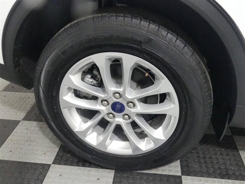 Used 2022 Ford Escape SE w/ Cold Weather Package AWD/4WD image 17