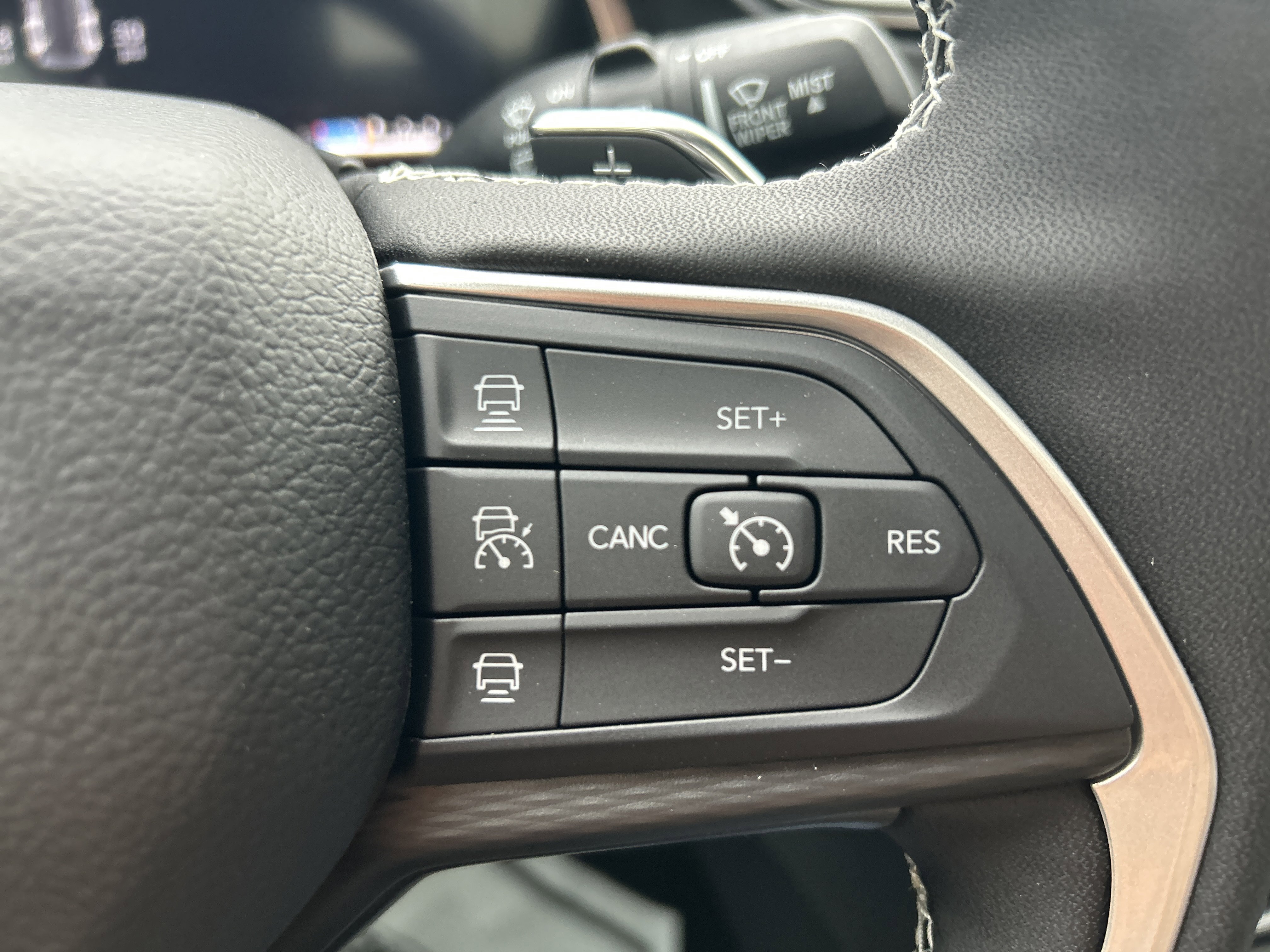 New 2025 Jeep Grand Cherokee Altitude image 21