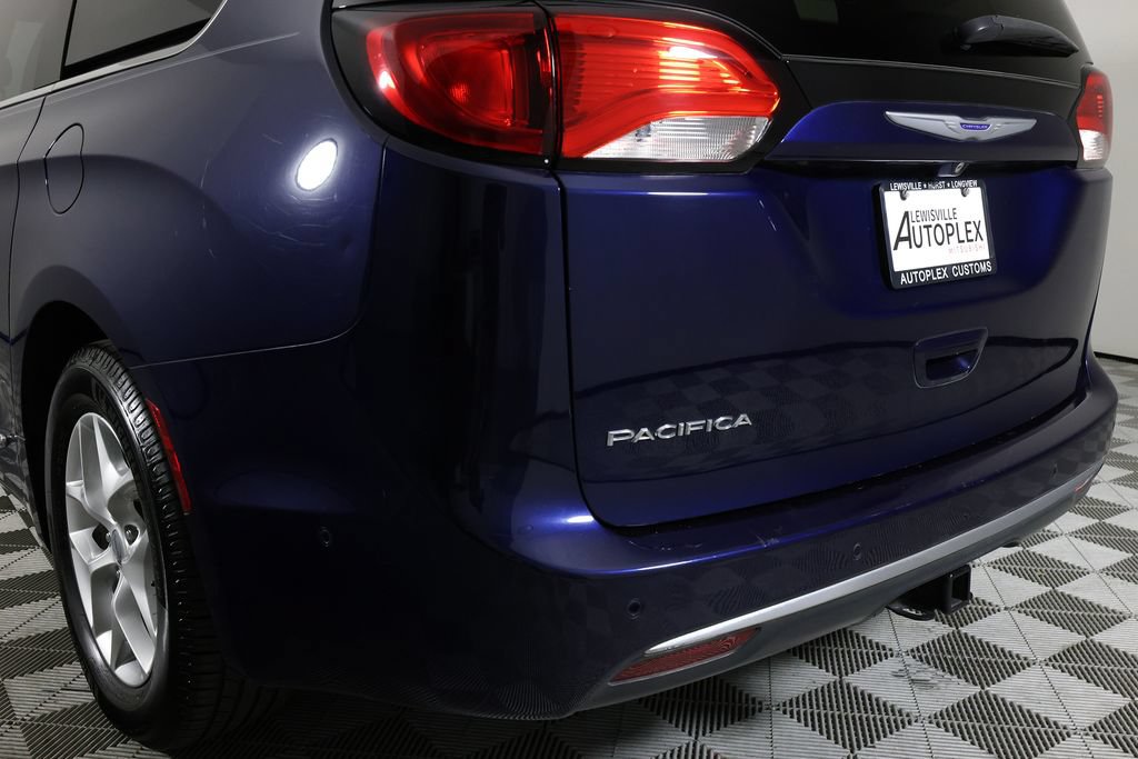 Used 2019 Chrysler Pacifica Touring-L Plus FWD image 46