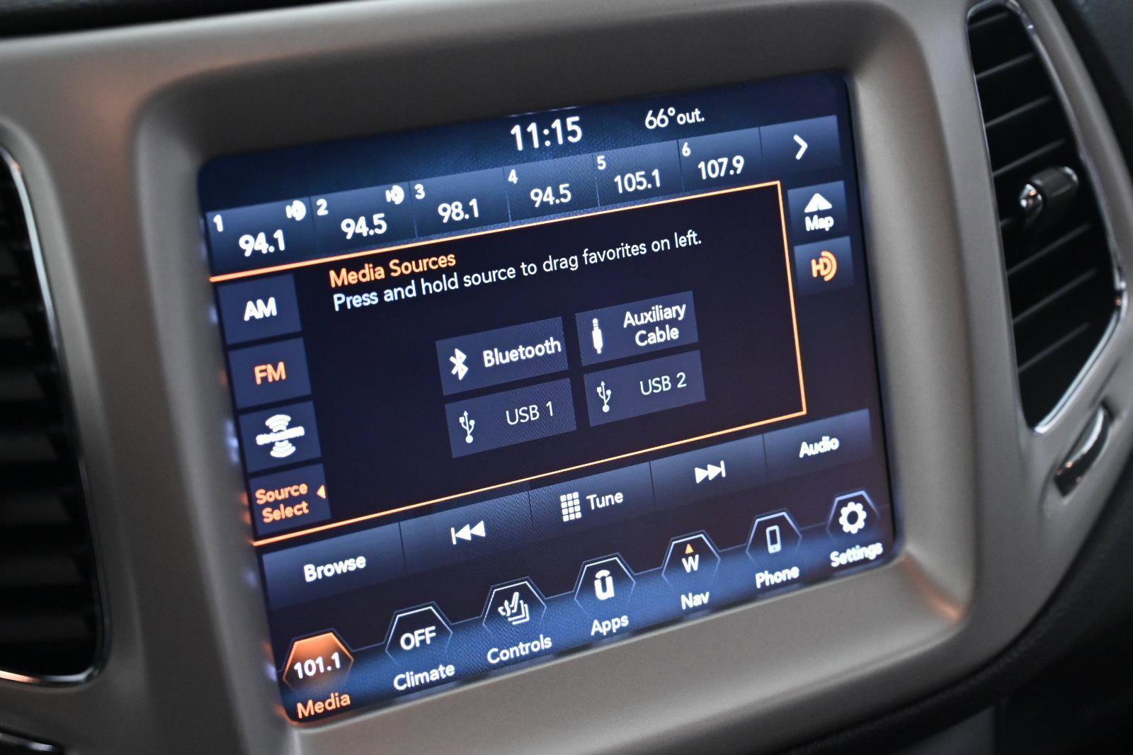 Used 2021 Jeep Compass Latitude image 14