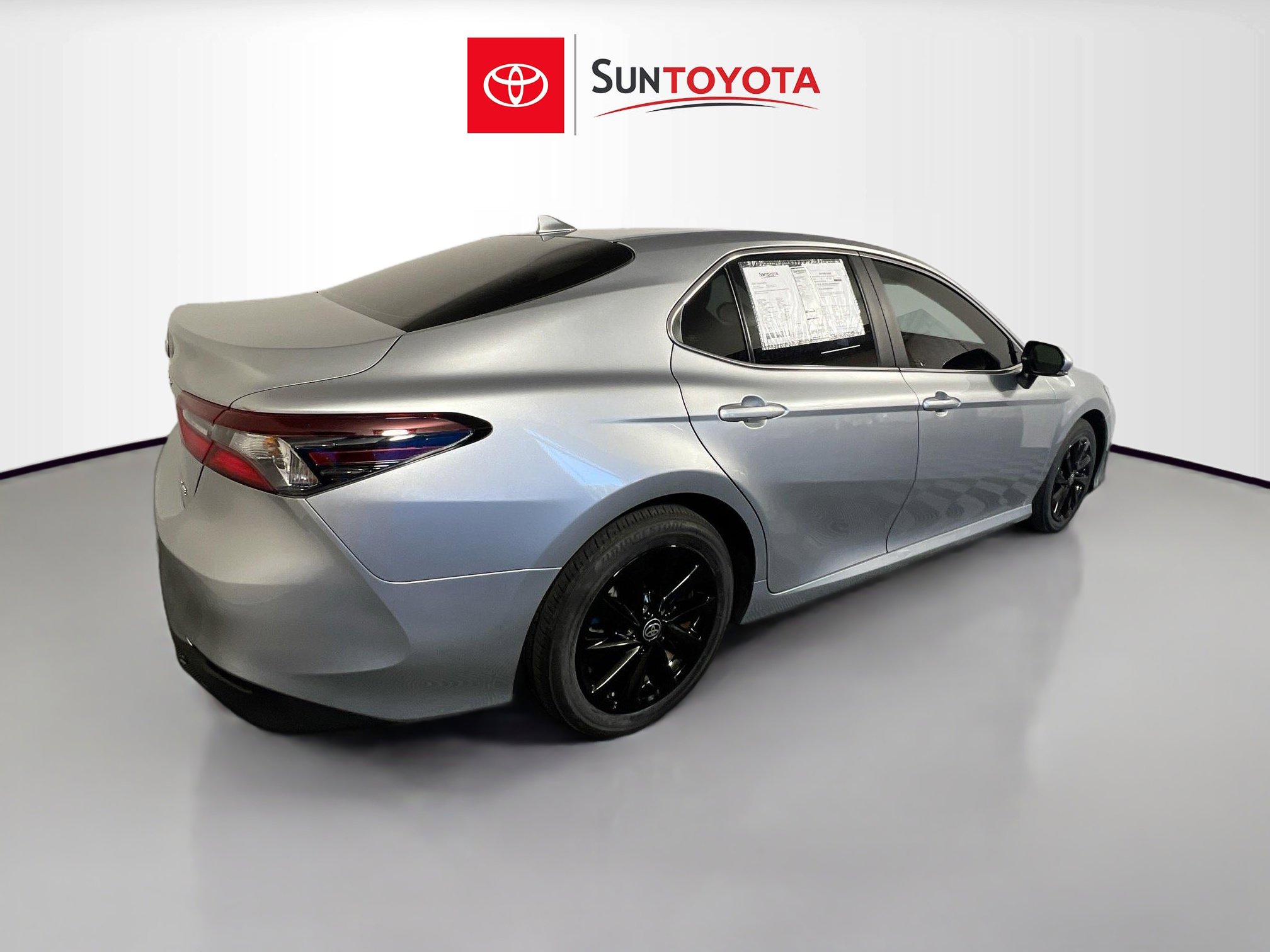 Used 2024 Toyota Camry LE image 4