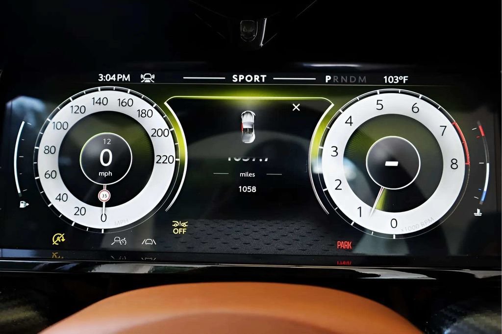 Used 2026 Aston Martin V8 Vantage Convertible RWD image 16