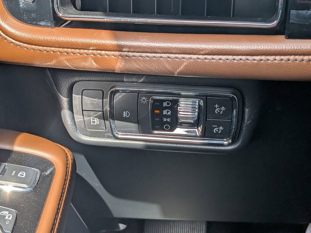 Used 2022 Lincoln Aviator Grand Touring w/ Equipment Group 301A image 23