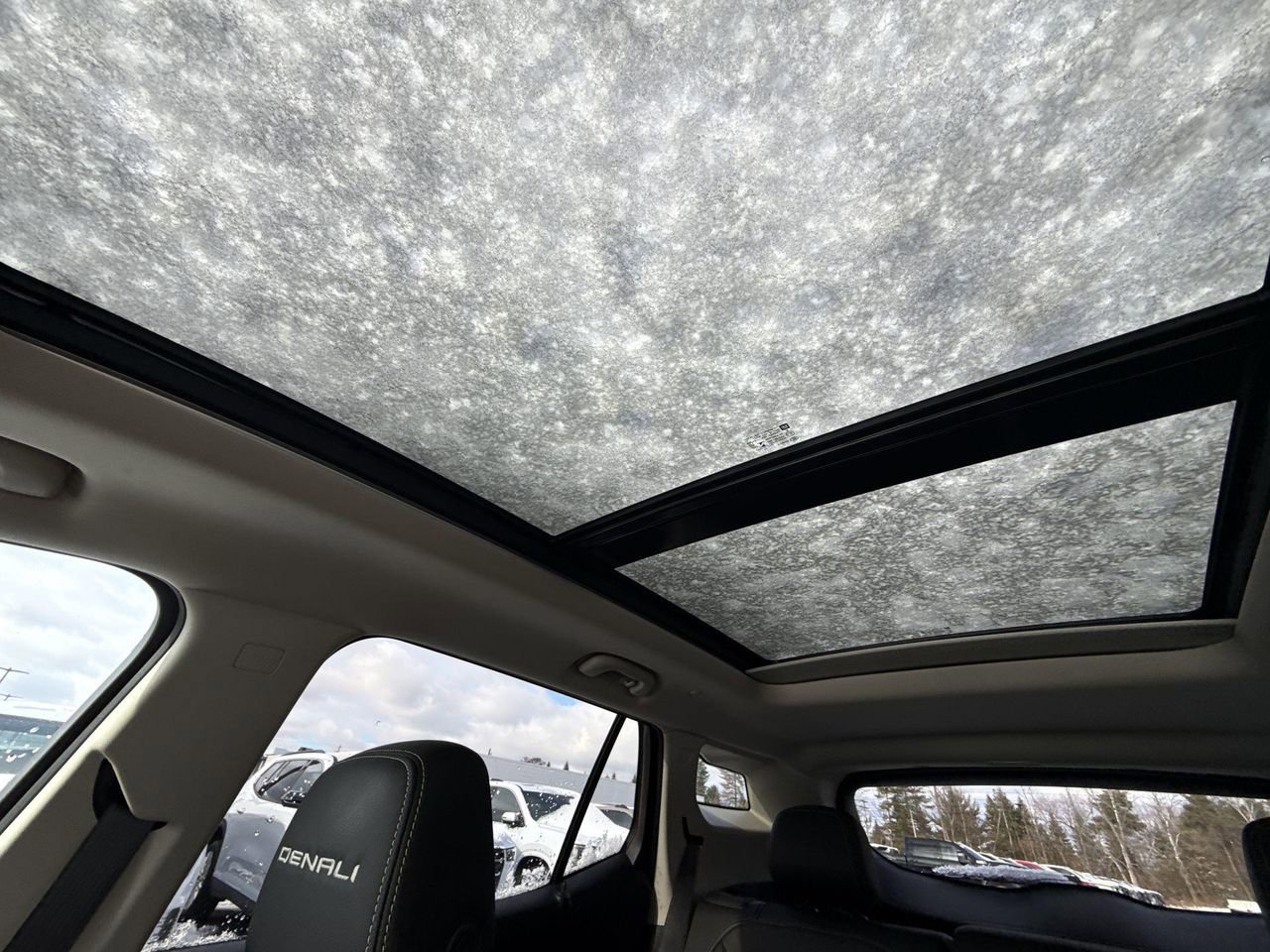 Used 2023 GMC Terrain Denali w/ Denali Premium Package image 24