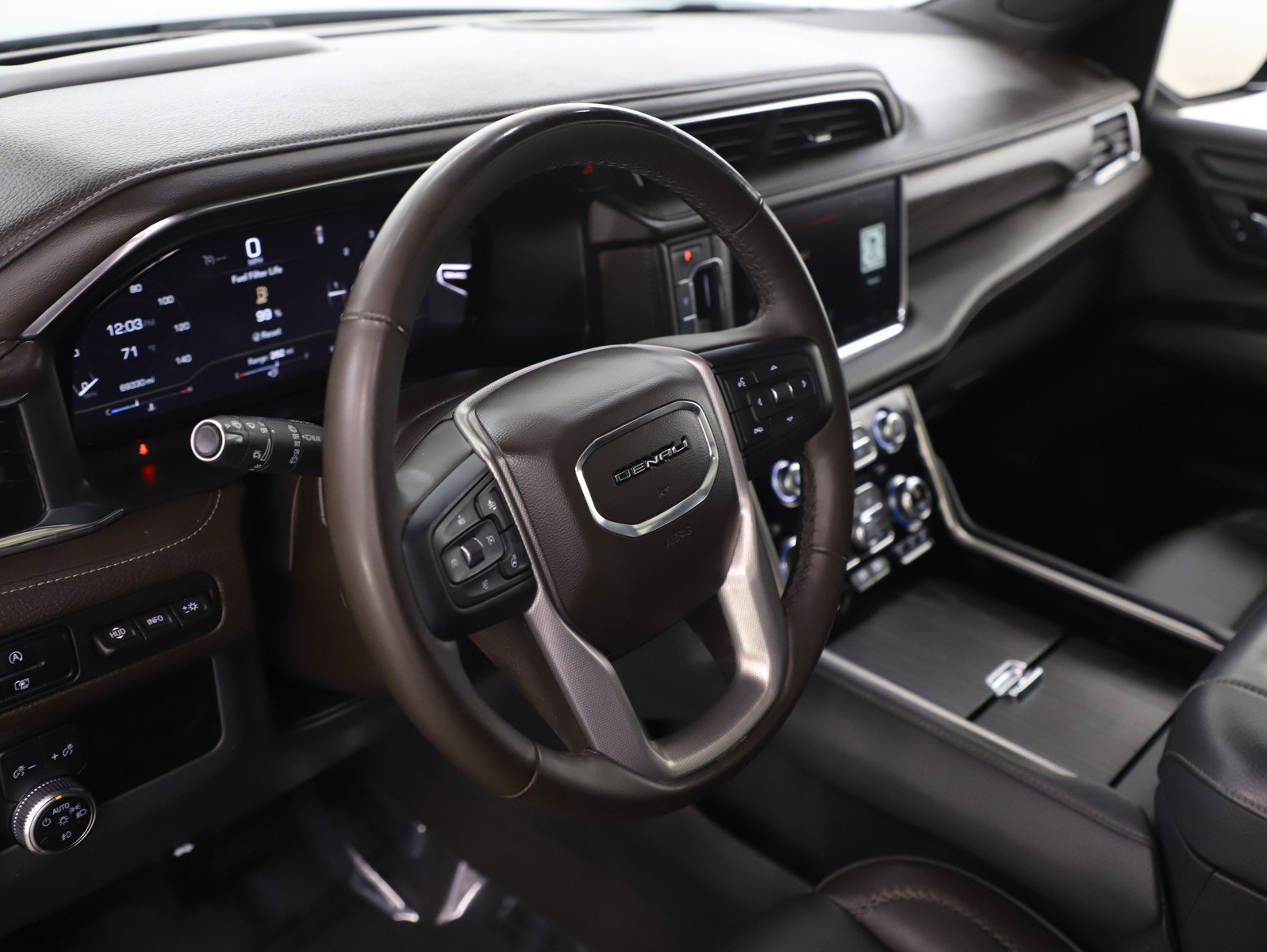 Used 2023 GMC Yukon XL Denali AWD/4WD image 24