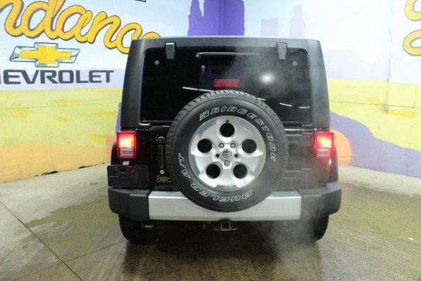 Used 2015 Jeep Wrangler Unlimited Sahara w/ Max Tow Package image 3