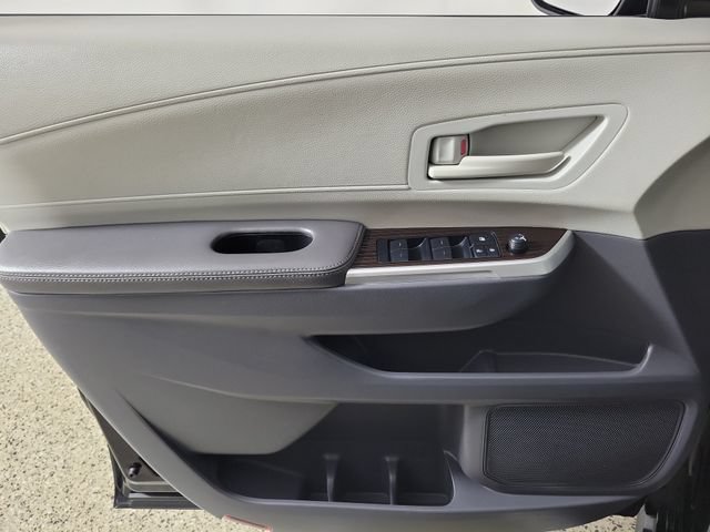 Used 2023 Toyota Sienna LE FWD image 21