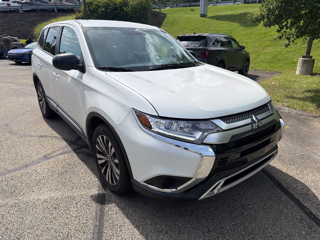 Used 2020 Mitsubishi Outlander SE