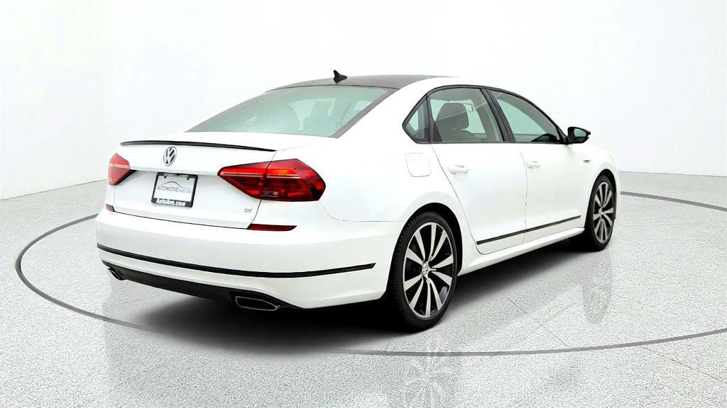 Used 2018 Volkswagen Passat 3.6 FWD image 5