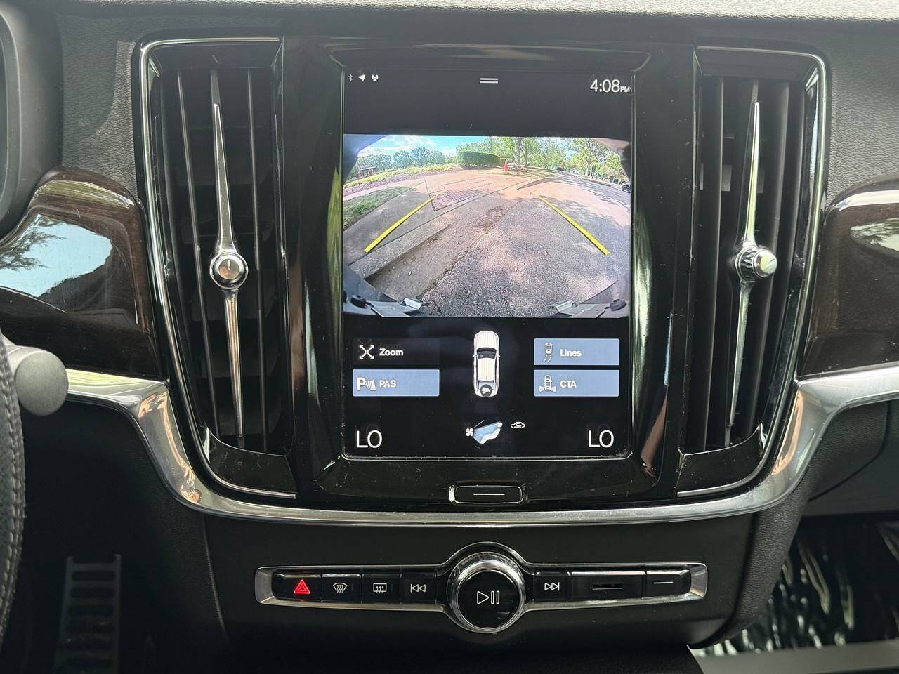 Used 2018 Volvo S90 T5 Momentum FWD image 16