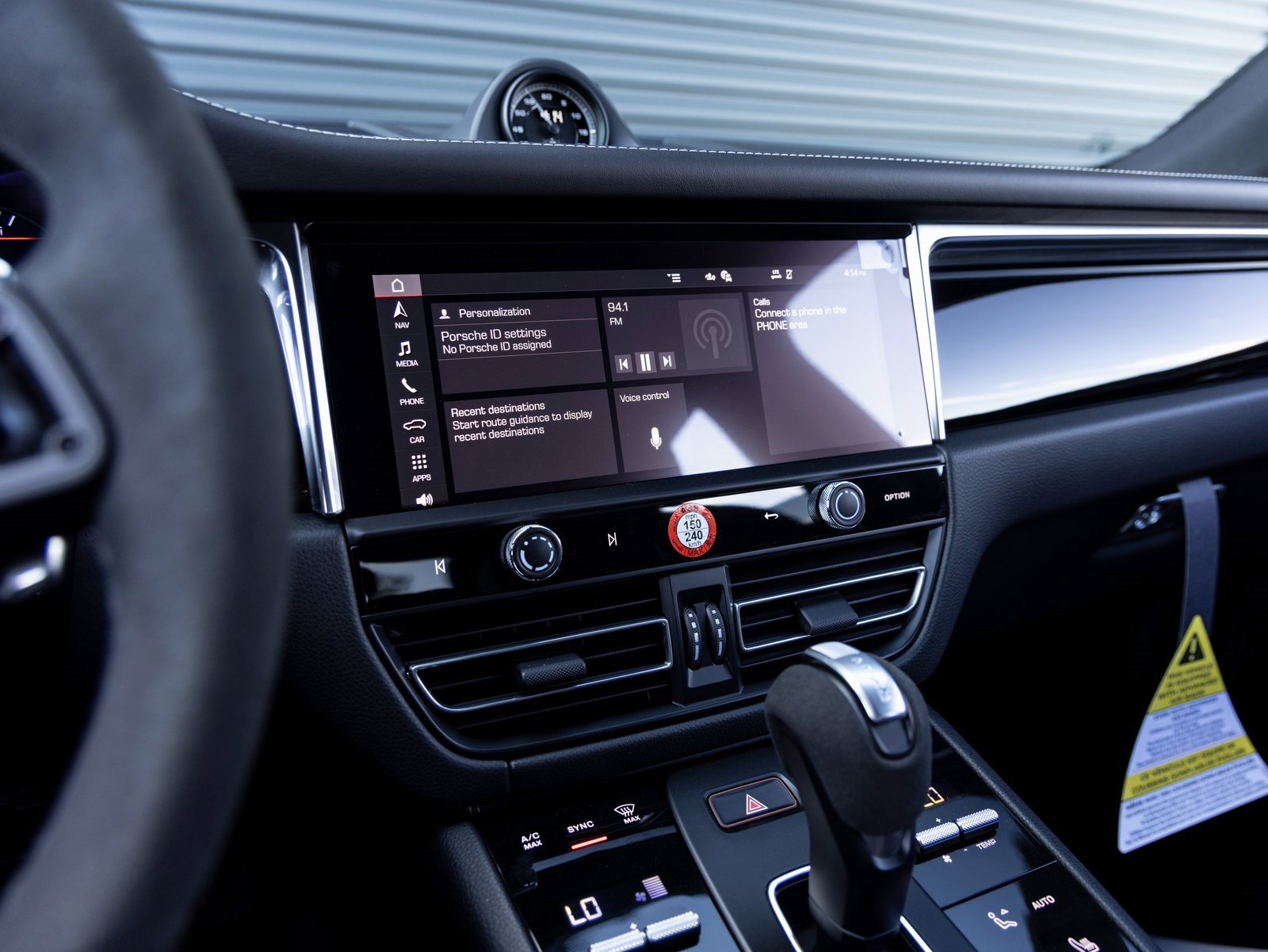 Used 2025 Porsche Macan Turbo image 16