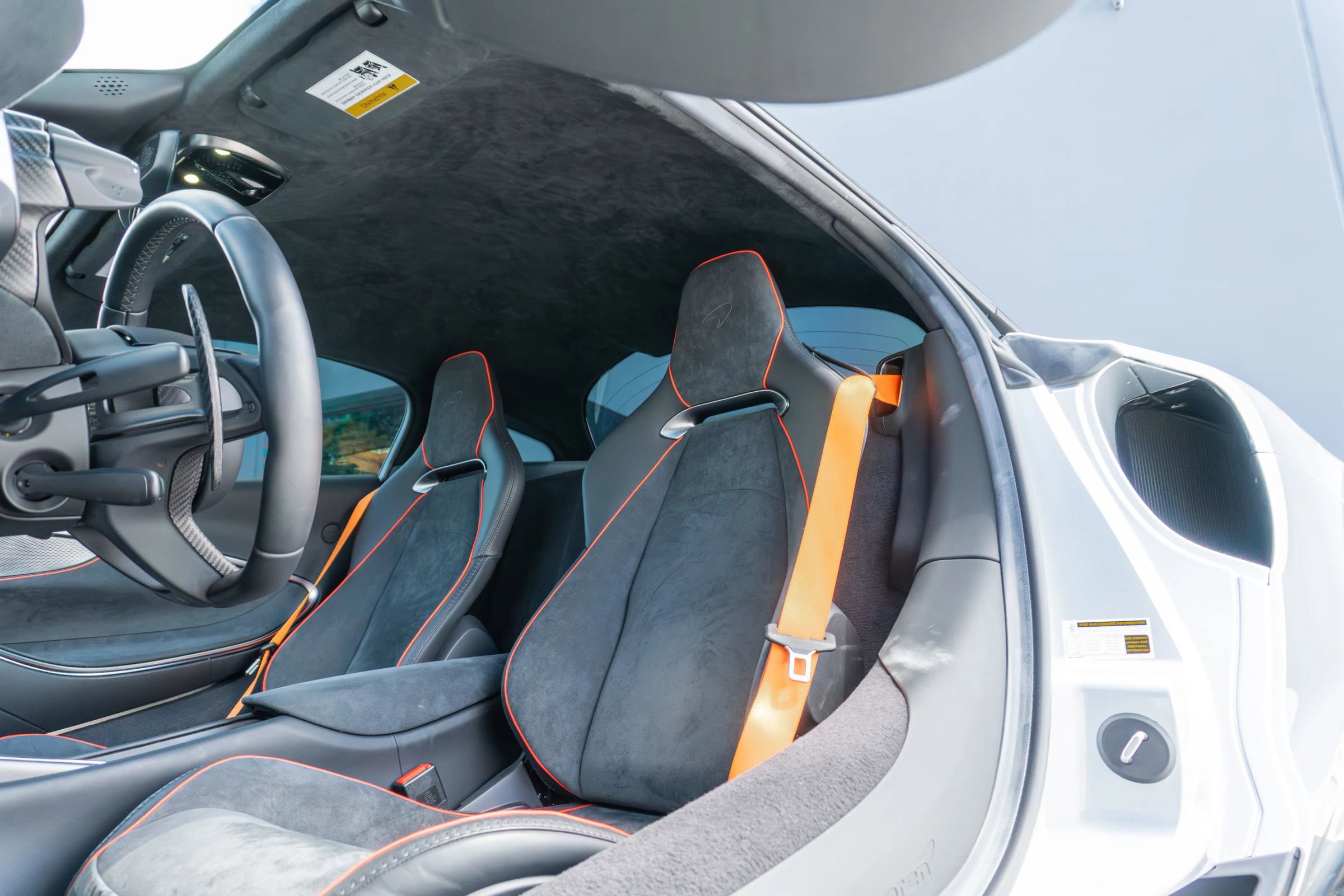 Used 2023 McLaren Artura RWD image 51