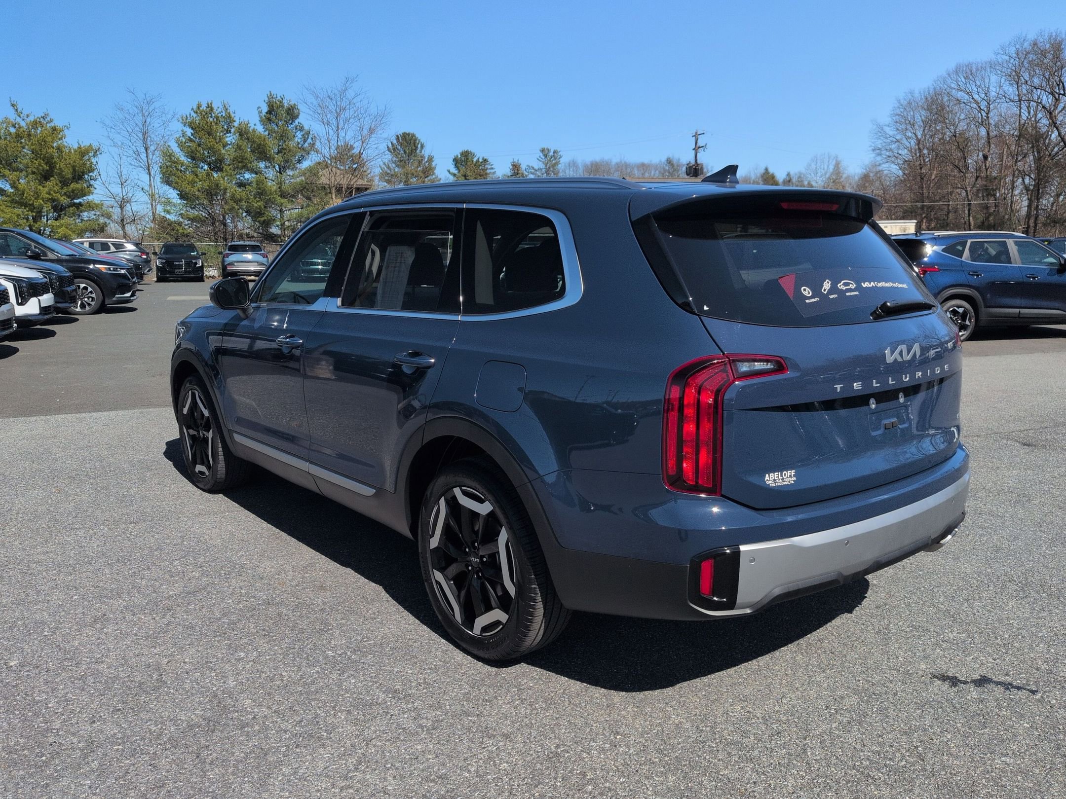 Certified 2023 Kia Telluride S w/ S Sunroof Package image 7